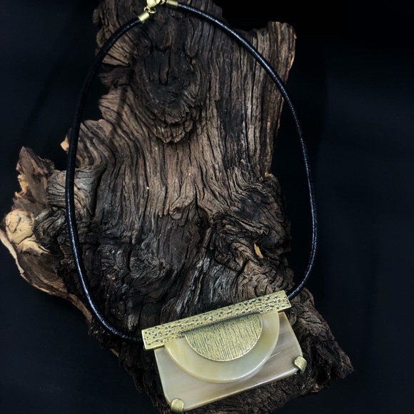 Silpada Eclipse Brass leather and horn necklace - Picture 4 of 17
